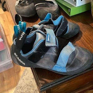 Climbing shoes